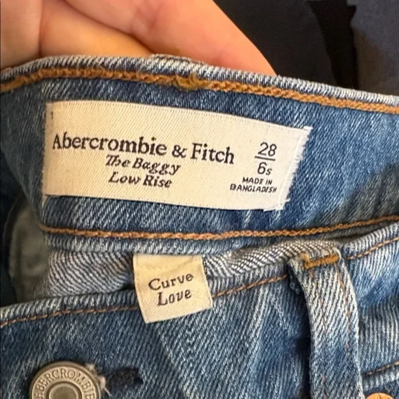 Abercrombie & Fitch The Baggy Low Rise Curve Love Jeans Size 6 - Picture 3 of 7